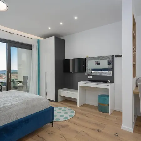 Luxury Residence Luca Krk Town Buitenkant foto